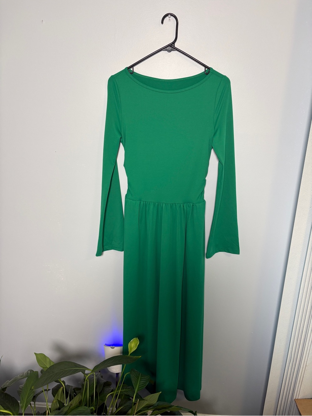 Classic Green Long-Sleeve Maxi Dress